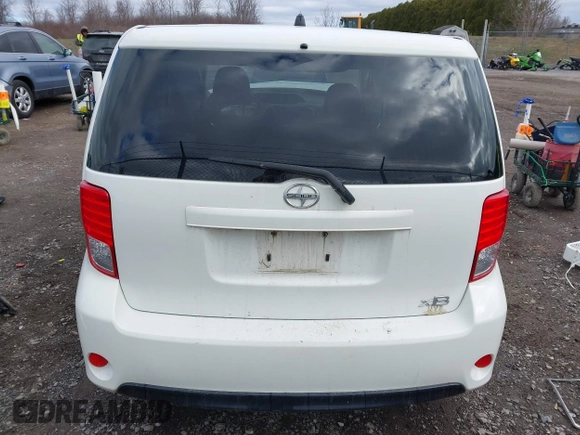 2015 Scion xB with VIN JTLZE4FE3FJ075012, listed as a IAAI auction lot 41902180 with 88,104 mi miles. Bid and sale history available at carsss.com. Image 17.