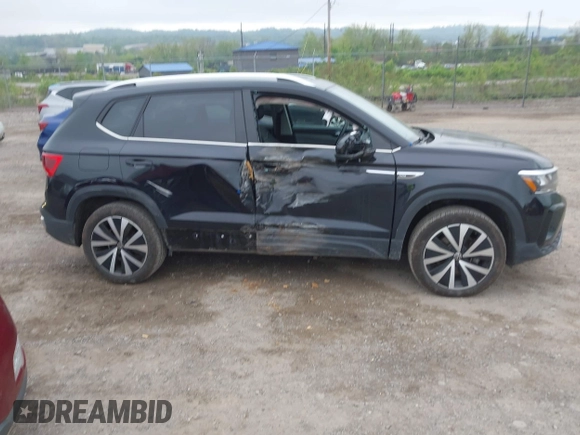 2023 Volkswagen Taos SE z VIN 3VVNX7B22PM330188, wystawiony jako IAAI lot #42219485 z przebiegiem 26 166 mil mil oraz . Historia ofert i sprzedaży dostępna na DreamBid. Obrazek 13.