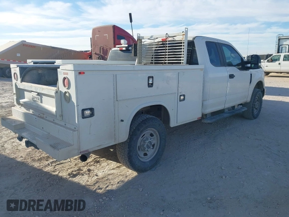 2019 Ford F-350 with VIN 1FT7X3B69KED70740, listed as a IAAI auction lot 41665562 with 190,822 mi miles and . Bid and sale history available at DreamBid. Image 4.