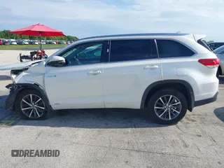2018 Toyota Highlander Hybrid XLE с VIN 5TDJGRFH2JS051886, выставлен на аукционе IAAI как лот 42739821 с пробегом 131 880 миль миль и . История ставок и продаж доступна на DreamBid. Изображение 14.