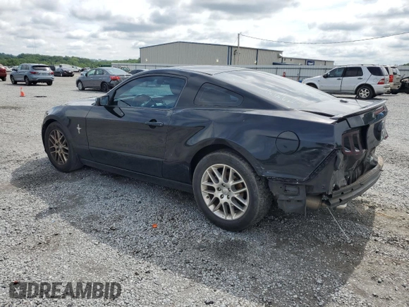 2013 Ford Mustang V6 z VIN 1ZVBP8AM1D5238157, wystawiony jako Copart lot #60427525 z przebiegiem 133 512 mil mil oraz Szkoda całkowita • Salvage title. Historia ofert i sprzedaży dostępna na DreamBid. Obrazek 2.