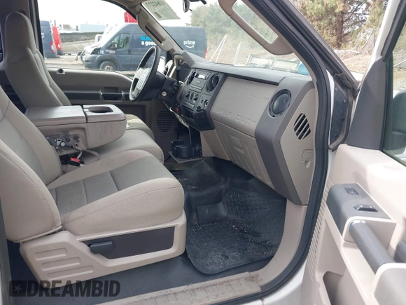 2008 Ford Super Duty F-250 SRW XL with VIN 1FTNX20568EE42238, listed as a IAAI auction lot 41842277 with 180,699 mi miles. Bid and sale history available at carsss.com. Image 5.