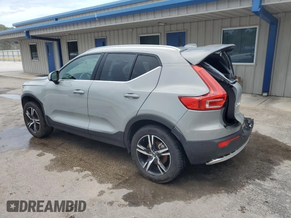 2024 Volvo XC40 Core Bright Theme с VIN YV4L12UK1R2352049, выставлен на аукционе Copart как лот 61442035 с пробегом 20 156 миль миль и Чистый • Clean title. История ставок и продаж доступна на DreamBid. Изображение 2.