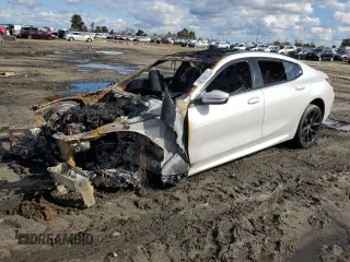 2021 BMW 8 Series 840i z VIN WBAGV2C03MCF18891, wystawiony jako Copart lot #48366235 z przebiegiem Nie podano mil oraz Nie do naprawy. Historia ofert i sprzedaży dostępna na DreamBid. Obrazek 1.