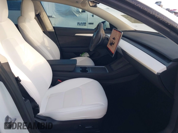 2023 Tesla Model 3 с VIN 5YJ3E1EA9PF479343, выставлен на аукционе IAAI как лот 42547545 с пробегом 11 741 миль миль и . История ставок и продаж доступна на DreamBid. Изображение 5.