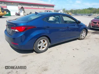 2015 Hyundai Elantra SE z VIN 5NPDH4AE7FH565322, wystawiony jako IAAI lot #42300061 z przebiegiem 94 342 mil mil oraz . Historia ofert i sprzedaży dostępna na DreamBid. Obrazek 4.