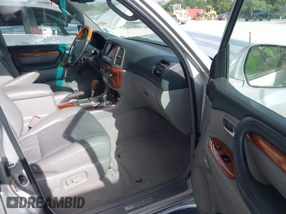 2006 Lexus LX 470 z VIN JTJHT00W864014757, wystawiony jako IAAI lot #42332814 z przebiegiem 131 641 mil mil oraz . Historia ofert i sprzedaży dostępna na DreamBid. Obrazek 5.