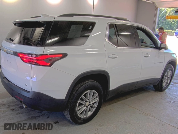 2022 Chevrolet Traverse LT Cloth z VIN 1GNERGKW0NJ133033, wystawiony jako IAAI lot #42843495 z przebiegiem 97 178 mil mil oraz . Historia ofert i sprzedaży dostępna na DreamBid. Obrazek 28.