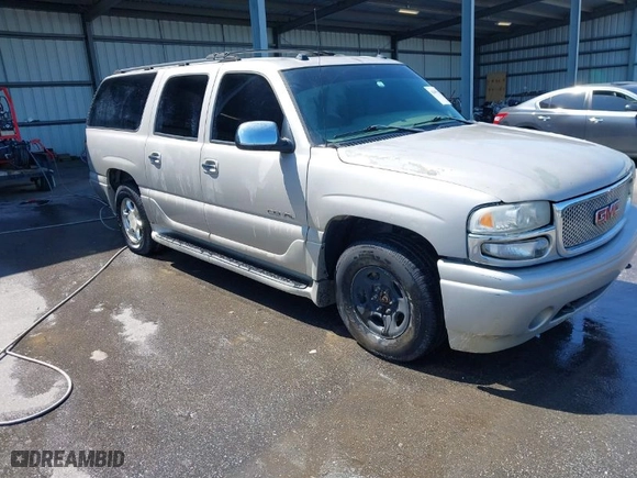 2004 GMC Yukon XL Denali with VIN 1GKFK66U24J283006, listed as a IAAI auction lot 42003275 with 348,268 mi miles. Bid and sale history available at carsss.com. Image 1.