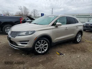 2015 Lincoln MKC z VIN 5LMCJ1A94FUJ13652, wystawiony jako Copart lot #53449285 z przebiegiem 198 968 mil mil oraz Szkody całkowita. Historia ofert i sprzedaży dostępna na DreamBid. Obrazek 1.