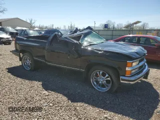 1996 Chevrolet Silverado 1500 with VIN 1GCEC14R3TZ136733, listed as a Copart auction lot 54384725 with 113,939 mi miles and Salvage Title. Bid and sale history available at DreamBid. Image 4.