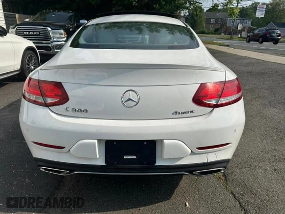 2017 Mercedes-Benz C 300 z VIN WDDWJ4KB0HF365600, wystawiony jako Copart lot #61332505 z przebiegiem 90 209 mil mil oraz Czysty tytuł • Clean title. Historia ofert i sprzedaży dostępna na DreamBid. Obrazek 2.