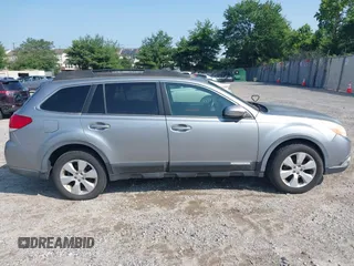 2010 Subaru Outback Limited Power Moon z VIN 4S4BRBKC8A3376829, wystawiony jako IAAI lot #42482586 z przebiegiem 161 776 mil mil oraz . Historia ofert i sprzedaży dostępna na DreamBid. Obrazek 5.