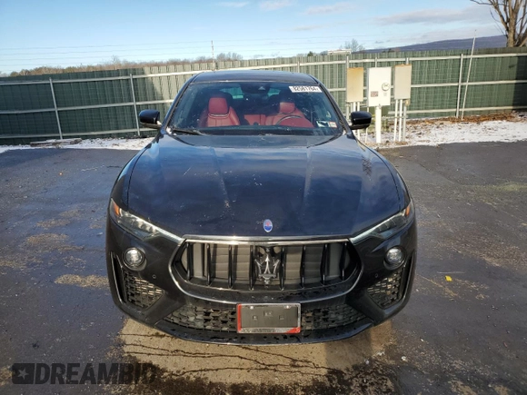 2019 Maserati Levante GranSport with VIN ZN661XUS0KX337384, listed as a Copart auction lot 82581764 with 31,926 mi miles and Salvage Title. Bid and sale history available at carsss.com. Image 5.