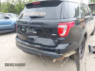 2016 Ford Police Interceptor Utility z VIN 1FM5K8AR3GGC73183, wystawiony jako IAAI lot #41978063 z przebiegiem 133 309 mil mil oraz . Historia ofert i sprzedaży dostępna na DreamBid. Obrazek 6.