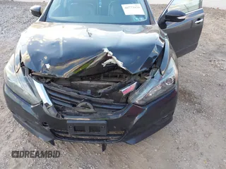 2016 Nissan Altima SR with VIN 1N4AL3AP9GC195698, listed as a IAAI auction lot 40773838 with 174,455 mi miles and . Bid and sale history available at DreamBid. Image 6.