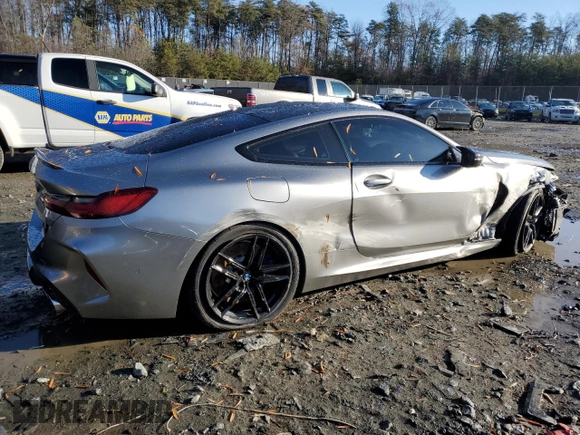 2020 BMW M8 z VIN WBSAE0C05LCD46660, wystawiony jako Copart lot #84676424 z przebiegiem 48 569 mil mil oraz Szkoda całkowita • Salvage title. Historia ofert i sprzedaży dostępna na DreamBid. Obrazek 3.
