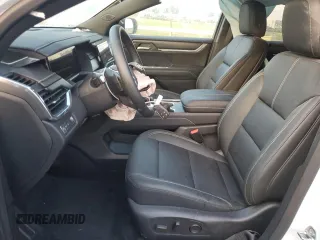 2024 GMC Acadia FWD Elevation z VIN 1GKENKKS7RJ171373, wystawiony jako Copart lot #68134624 z przebiegiem 1632 mil mil oraz Szkody całkowita. Historia ofert i sprzedaży dostępna na DreamBid. Obrazek 7.