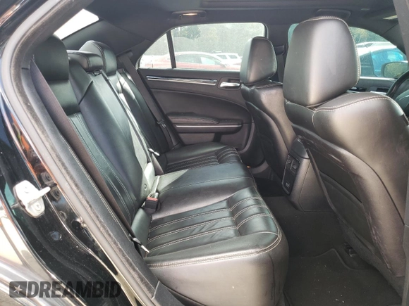 2020 Chrysler 300 S z VIN 2C3CCABTXLH122919, wystawiony jako Copart lot #78414584 z przebiegiem 122 180 mil mil oraz Szkody całkowita. Historia ofert i sprzedaży dostępna na DreamBid. Obrazek 10.