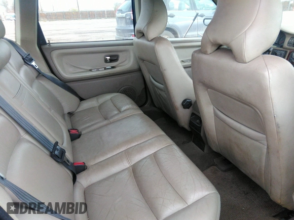 1999 Volvo V70 XC with VIN YV1LZ56D7X2617138, listed as a IAAI auction lot 41906507 with 157,817 mi miles. Bid and sale history available at carsss.com. Image 8.