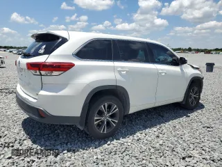 2017 Toyota Highlander LE with VIN 5TDZZRFH6HS220332, listed as a Copart auction lot 57822285 with 167,184 mi miles and Salvage title. Bid and sale history available at DreamBid. Image 3.