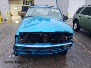 1995 Chevrolet Blazer z VIN 1GNDT13W4S2154787, wystawiony jako Copart lot #85719274 z przebiegiem 167 242 mil mil oraz Nie do naprawy • Non repairable. Historia ofert i sprzedaży dostępna na DreamBid. Obrazek 5.