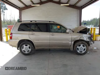 2007 Toyota Highlander w/3rd Row z VIN JTEEP21A070188206, wystawiony jako IAAI lot #41999665 z przebiegiem 233 239 mil mil oraz . Historia ofert i sprzedaży dostępna na DreamBid. Obrazek 13.