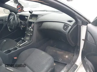 2013 Hyundai Genesis Coupe Premium z VIN KMHHT6KD8DU105635, wystawiony jako IAAI lot #41708059 z przebiegiem 140 893 mil mil oraz . Historia ofert i sprzedaży dostępna na DreamBid. Obrazek 5.