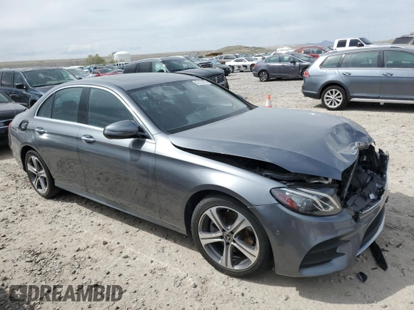2018 Mercedes-Benz E 300 с VIN WDDZF4KB4JA293480, выставлен на аукционе Copart как лот 52153205 с пробегом 60 131 миль миль и Списание • Salvage title. История ставок и продаж доступна на DreamBid. Изображение 4.
