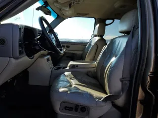 2000 GMC Yukon SLT with VIN 1GKEK13T9YJ103178, listed as a Copart auction lot 87909165 with 248,795 mi miles and Salvage Title. Bid and sale history available at carsss.com. Image 7.