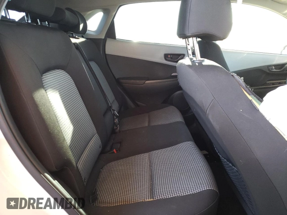 2019 Hyundai Kona SE with VIN KM8K1CAA7KU334905, listed as a Copart auction lot 64277572 with 69,604 mi miles. Bid and sale history available at carsss.com. Image 6.