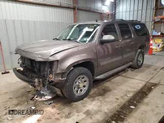 2011 Chevrolet Suburban z VIN 1GNSKHE30BR335849, wystawiony jako Copart lot #43947425 z przebiegiem 134 579 mil mil oraz Szkoda całkowita • Salvage title. Historia ofert i sprzedaży dostępna na DreamBid. Obrazek 1.