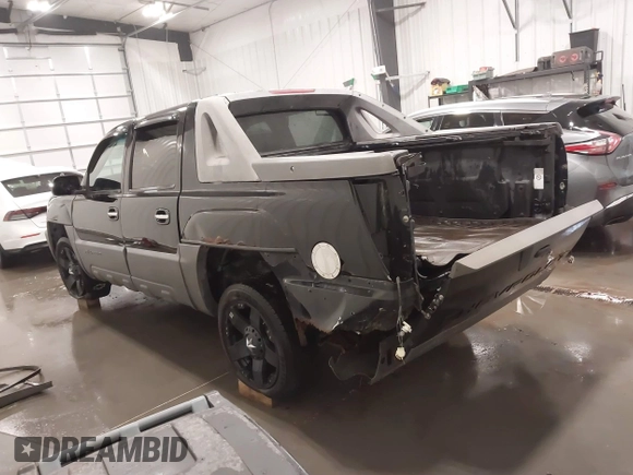 2002 Chevrolet Avalanche with VIN 3GNEC13TX2G139969, listed as a IAAI auction lot 41864534 with 187,150 mi miles and . Bid and sale history available at DreamBid. Image 3.