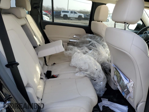 2023 Mercedes-Benz GLB 250 z VIN W1N4M4HB9PW267866, wystawiony jako Copart lot #48229185 z przebiegiem 14 607 mil mil oraz Szkoda całkowita • Salvage title. Historia ofert i sprzedaży dostępna na DreamBid. Obrazek 11.