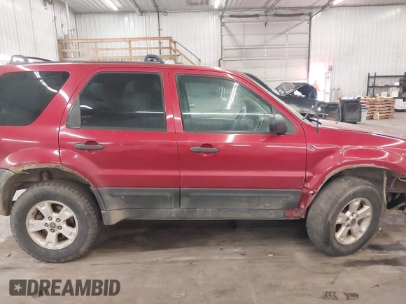 2006 Ford Escape XLT with VIN 1FMYU93176KD47219, listed as a IAAI auction lot 41785112 with 247,175 mi miles. Bid and sale history available at carsss.com. Image 14.
