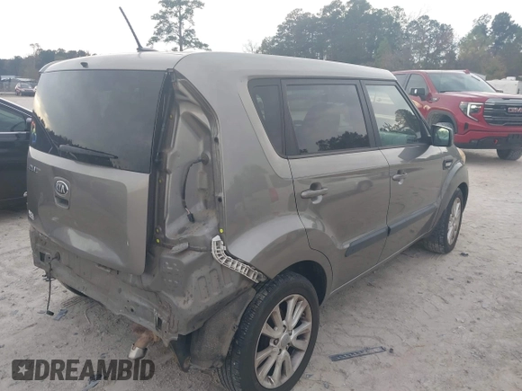 2013 Kia Soul with VIN KNDJT2A52D7549388, listed as a IAAI auction lot 40886665 with 164,543 mi miles. Bid and sale history available at carsss.com. Image 4.