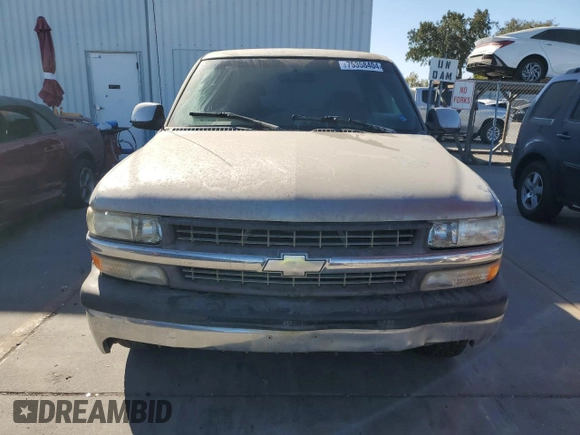 2000 Chevrolet Silverado 1500 LS with VIN 2GCEC19T0Y1101958, listed as a Copart auction lot 75358404 with Not Provided miles and Clean Title. Bid and sale history available at carsss.com. Image 5.