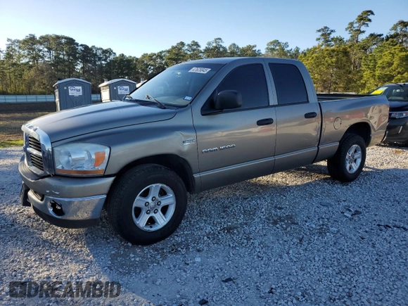 2006 Dodge 1500 SLT z VIN 1D7HA18266S582653, wystawiony jako Copart lot #47625845 z przebiegiem 134 843 mil mil oraz Czysty tytuł • Clean title. Historia ofert i sprzedaży dostępna na DreamBid. Obrazek 1.