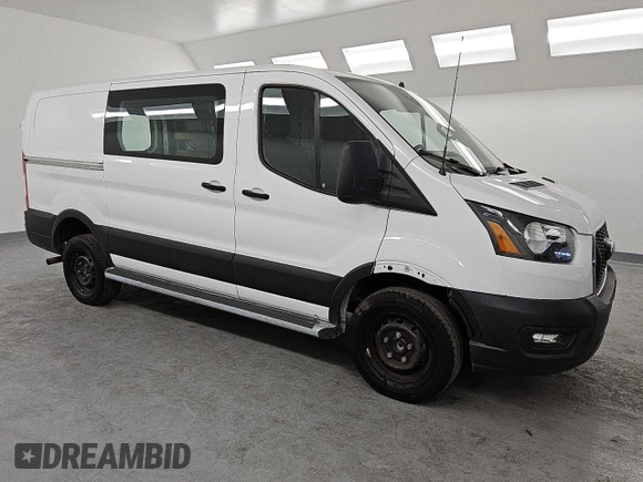 2023 Ford Transit Cargo with VIN 1FTBR1Y84PKB67779, listed as a Copart auction lot 45707285 with 16,861 mi miles and Clean Title. Bid and sale history available at DreamBid. Image 4.