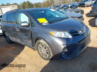 2019 Toyota Sienna XLE Auto Access Seat with VIN 5TDYZ3DC4KS971453, listed as a IAAI auction lot 41394821 with 93,308 mi miles. Bid and sale history available at carsss.com. Image 1.