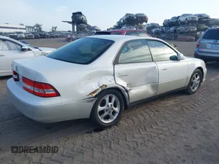 2001 Lexus ES 300 с VIN JT8BF28G610332982, выставлен на аукционе IAAI как лот 42351523 с пробегом 366 398 миль миль и . История ставок и продаж доступна на DreamBid. Изображение 4.