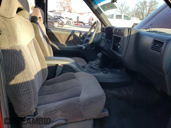 1997 GMC Sonoma SLS with VIN 1GTCT19W4V8511575, listed as a Copart auction lot 83266234 with 216,939 mi miles and Salvage Title. Bid and sale history available at carsss.com. Image 10.