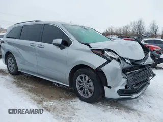 2023 Toyota Sienna LE with VIN 5TDKRKEC7PS179092, listed as a IAAI auction lot 41277144 with 29,861 mi miles. Bid and sale history available at carsss.com. Image 1.