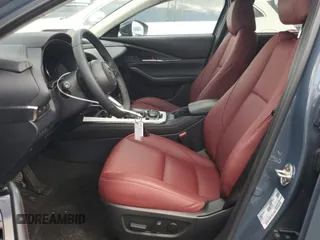 2025 Mazda CX-30 S Carbon Edition z VIN 3MVDMBCM2SM799150, wystawiony jako Copart lot #50815975 z przebiegiem 223 mil mil oraz Szkoda całkowita • Salvage title. Historia ofert i sprzedaży dostępna na DreamBid. Obrazek 7.