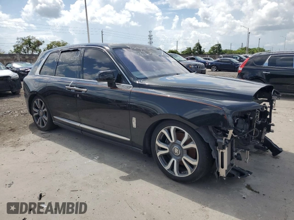 2019 Rolls-Royce Cullinan z VIN SLA689X51KU113872, wystawiony jako Copart lot #65135234 z przebiegiem Nie podano mil oraz Szkody całkowita. Historia ofert i sprzedaży dostępna na DreamBid. Obrazek 4.
