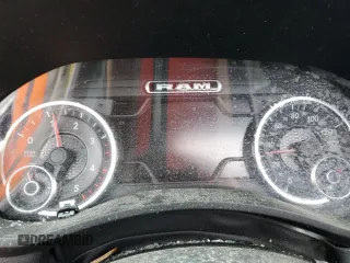 2020 Ram 3500 Laramie z VIN 3C63R3JL0LG121079, wystawiony jako Copart lot #51137765 z przebiegiem Nie podano mil oraz Szkody całkowita. Historia ofert i sprzedaży dostępna na DreamBid. Obrazek 9.