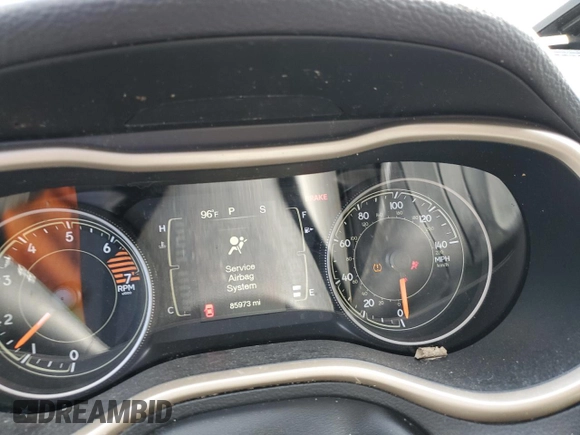2018 Jeep Cherokee Latitude Tech Connect z VIN 1C4PJLCB7JD557234, wystawiony jako Copart lot #50689405 z przebiegiem 85 973 mil mil oraz Nie do naprawy • Non repairable. Historia ofert i sprzedaży dostępna na DreamBid. Obrazek 9.