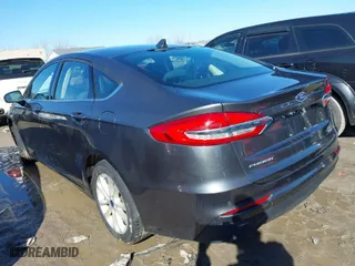 2020 Ford Fusion SE with VIN 3FA6P0HDXLR258226, listed as a IAAI auction lot 41748400 with 81,937 mi miles. Bid and sale history available at carsss.com. Image 3.