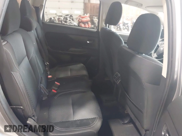 2020 Mitsubishi Outlander ES с VIN JA4AZ3A35LZ021571, выставлен на аукционе IAAI как лот 42523117 с пробегом 93 856 миль миль и . История ставок и продаж доступна на DreamBid. Изображение 8.