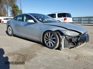 2013 Tesla Model S z VIN 5YJSA1DNXDFP04134, wystawiony jako Copart lot #87444944 z przebiegiem Nie podano mil oraz Czysty tytuł • Clean title. Historia ofert i sprzedaży dostępna na DreamBid. Obrazek 4.
